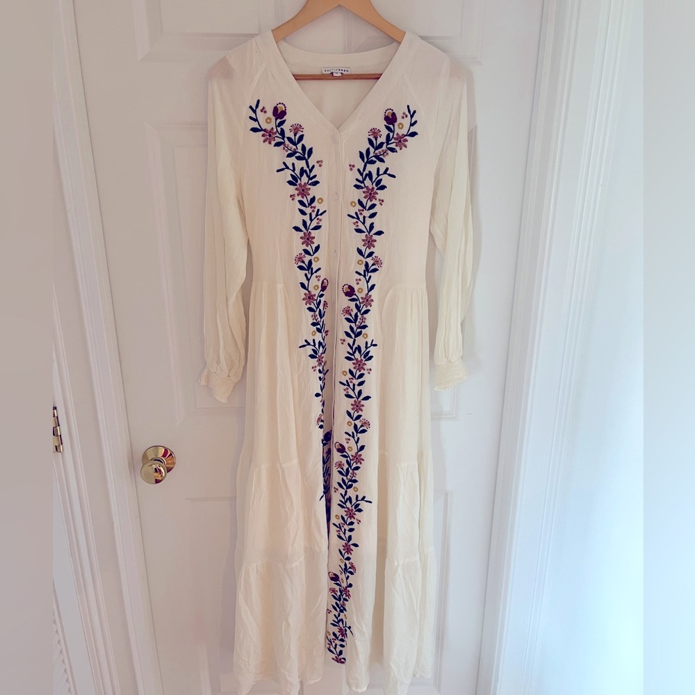 White Floral Dress Baltic Born Size M Sleeves Light airy fabric Buttons down